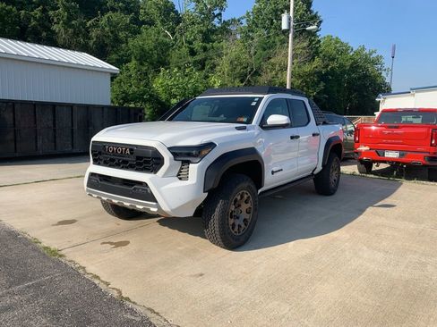 New 2025 Toyota Tacoma 4x4 Double Cab Hybrid w/ Tow Tech Package image 7
