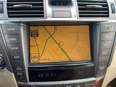 Used 2012 Lexus LS 460 w/ Comfort Pkg RWD image 24