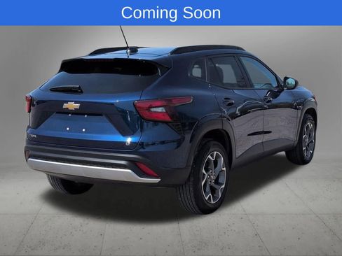 Used 2024 Chevrolet Trax LT w/ Driver Confidence Package FWD image 6