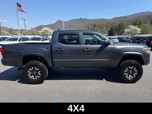 Used 2019 Toyota Tacoma SR w/ SR Convenience Package image 3
