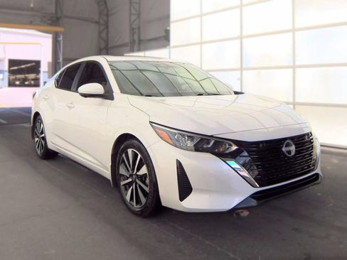 Used 2024 Nissan Sentra SV w/ SV Premium Package FWD image 3