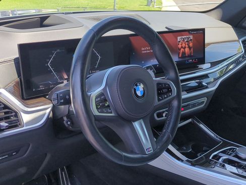 Used 2024 BMW X5 xDrive40i w/ M Sport Package AWD/4WD image 18