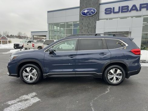 Used 2023 Subaru Ascent Premium w/ Convenience Package image 9
