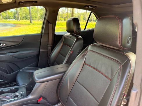 Used 2023 Chevrolet Equinox RS w/ RS Leather Package FWD image 12