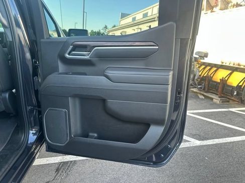 Used 2025 GMC Sierra 1500 SLT AWD/4WD image 13