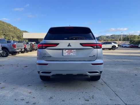 New 2025 Mitsubishi Outlander SE AWD/4WD image 35