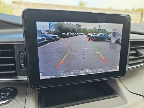 Used 2023 Ford Explorer XLT w/ Equipment Group 202A AWD/4WD image 32