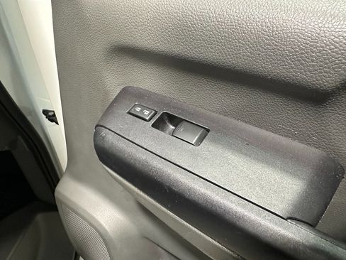 Used 2018 Nissan NV 2500 SV w/ Rear Door Glass Package image 12