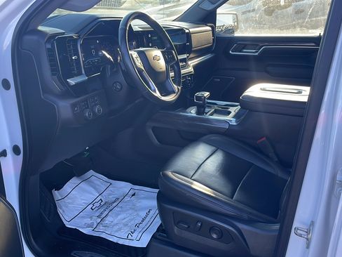 Used 2022 Chevrolet Silverado 1500 LTZ image 9