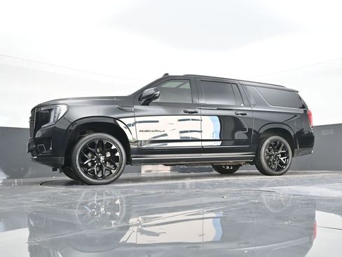 Used 2021 GMC Yukon XL Denali w/ Denali Premium Package image 51