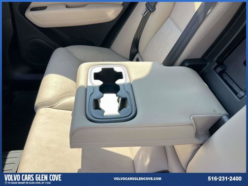 Used 2026 Volvo XC60 B5 Plus w/ Protection Package Premier image 10