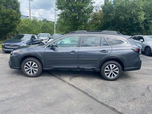 Used 2024 Subaru Outback Premium AWD/4WD image 8