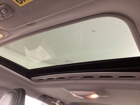 Used 2018 Volvo V60 T5 Dynamic image 14