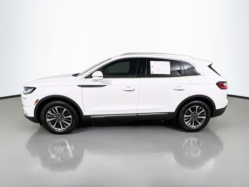 Used 2022 Lincoln Nautilus FWD w/ Premium Package image 9
