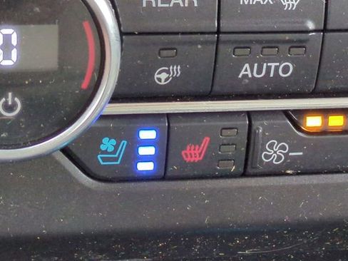 Used 2020 Ford Expedition XLT w/ Equipment Group 202A RWD image 23