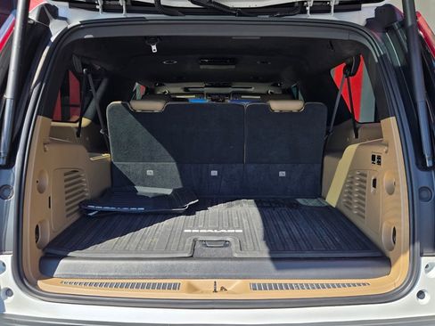 Used 2019 Cadillac Escalade ESV Platinum image 24