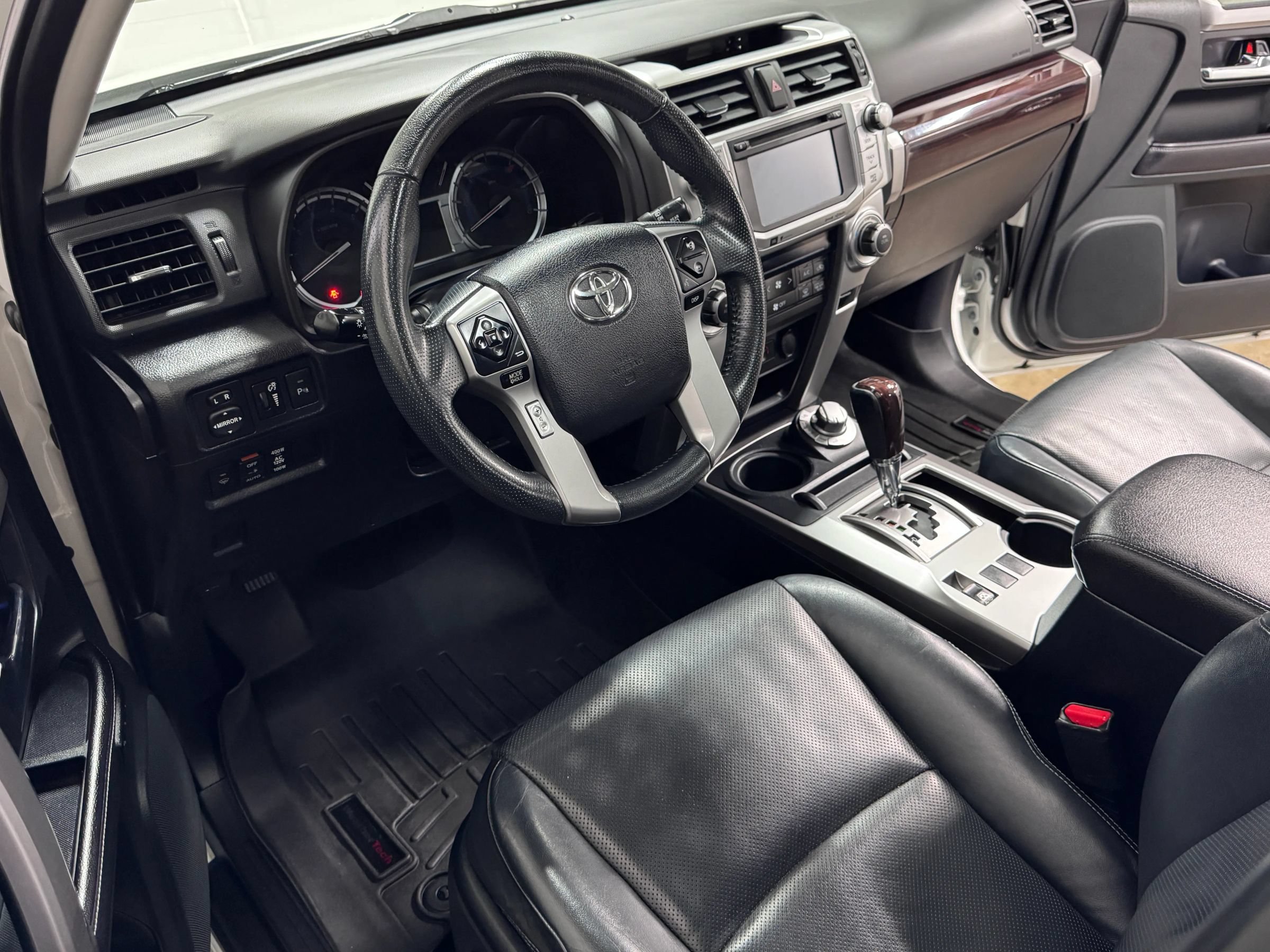Used 2016 Toyota 4Runner Limited w/ Convenience Package AWD/4WD image 18