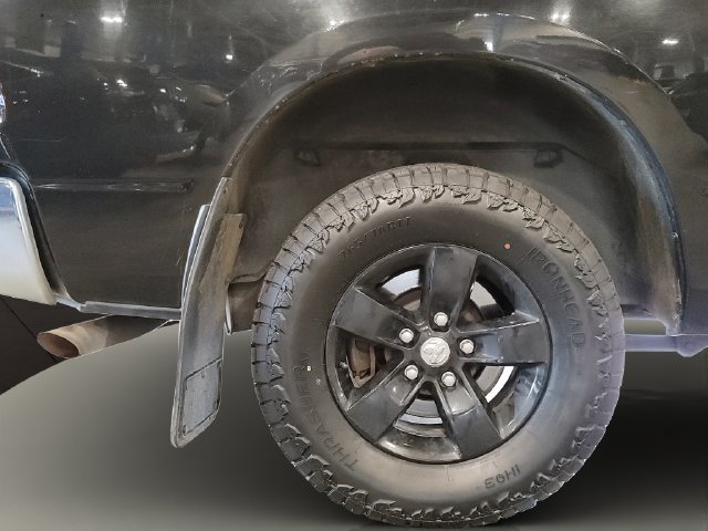 Used 2015 RAM 1500 Classic SLT AWD/4WD image 33