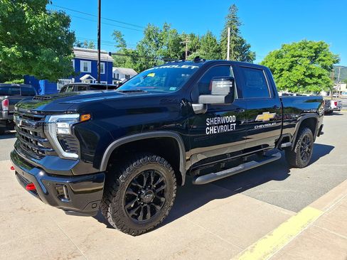New 2026 Chevrolet Silverado 2500 LTZ w/ LTZ Plus Package AWD/4WD image 3