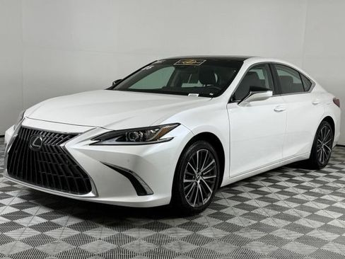 Used 2025 Lexus ES 350 w/ Premium Package FWD image 2