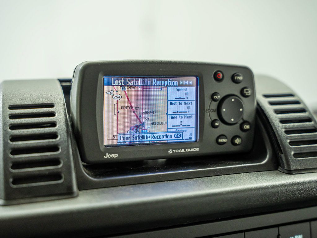 Used 2008 Jeep Wrangler Rubicon w/ Dual Top Group AWD/4WD image 28