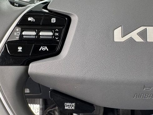 New 2026 Kia Niro EX FWD image 21