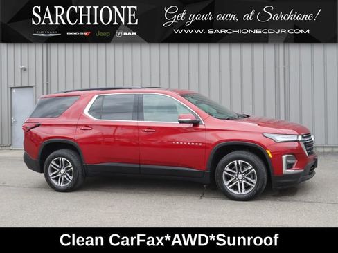 Used 2022 Chevrolet Traverse LT w/ LT Premium Package AWD/4WD image 1