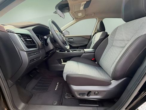 Used 2023 Nissan Rogue SV AWD/4WD image 16