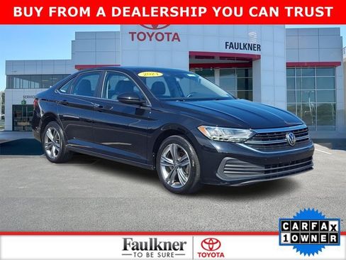 Used 2024 Volkswagen Jetta SE FWD image 1