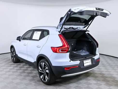 Used 2025 Volvo XC40 B5 Plus AWD/4WD image 33