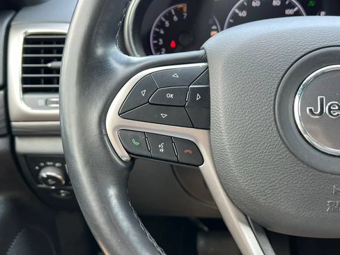 Used 2022 Jeep Grand Cherokee Laredo X AWD/4WD image 18