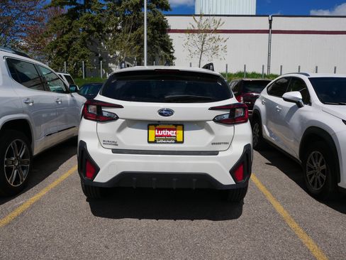 Used 2024 Subaru Crosstrek 2.0i Premium w/ Crosstrek Mirror Package AWD/4WD image 4
