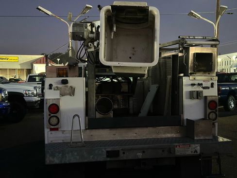 Used 2013 Ford F450 XL image 4