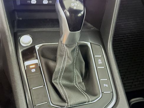 Used 2023 Volkswagen Tiguan SE R-Line image 24