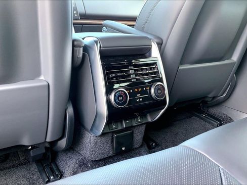 New 2026 Land Rover Range Rover SE image 20