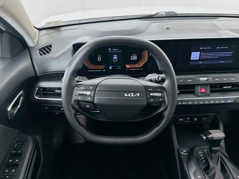 Used 2025 Kia K4 FWD image 18