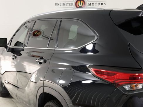 Used 2020 Toyota Highlander XLE image 56