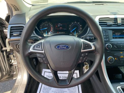 Used 2015 Ford Fusion SE FWD image 13