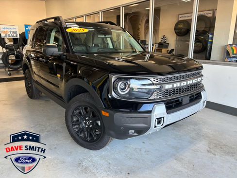 Certified 2025 Ford Bronco Sport Badlands w/ Badlands Tech Package AWD/4WD image 2