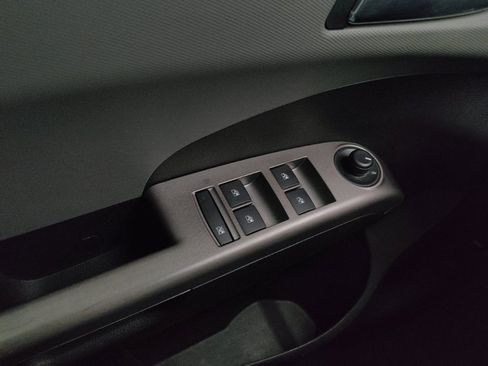 Used 2019 Chevrolet Sonic Premier FWD image 27