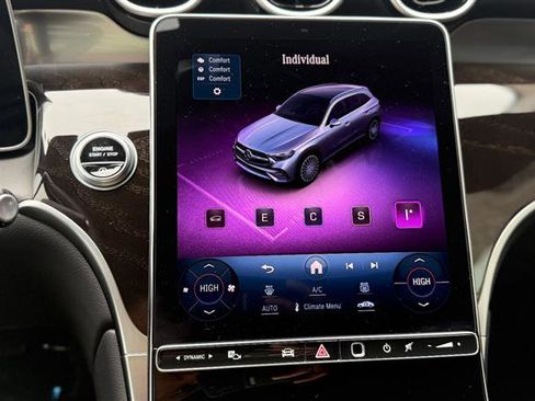 Used 2024 Mercedes-Benz GLC 300 4MATIC image 39