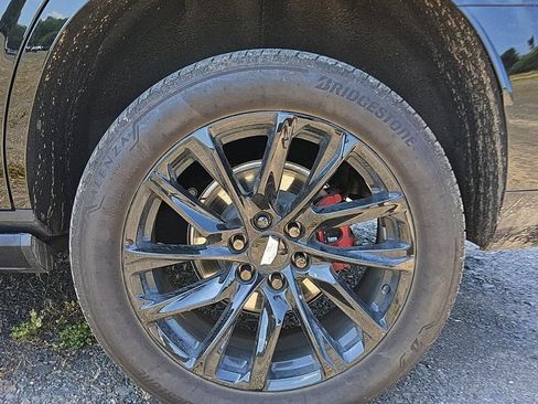 Used 2025 Cadillac Escalade Sport AWD/4WD image 9