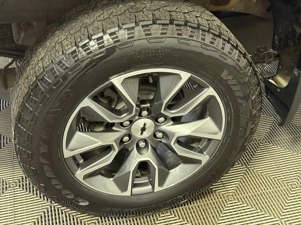 Used 2024 Chevrolet Silverado 1500 RST AWD/4WD image 18