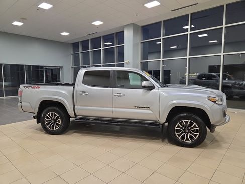 Used 2023 Toyota Tacoma TRD Sport image 5