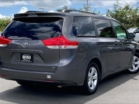 Used 2014 Toyota Sienna LE FWD image 11