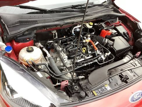 Used 2022 Ford Escape SE w/ SE Sport Appearance Package image 17