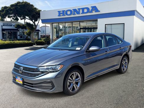 Used 2022 Volkswagen Jetta SE FWD image 1