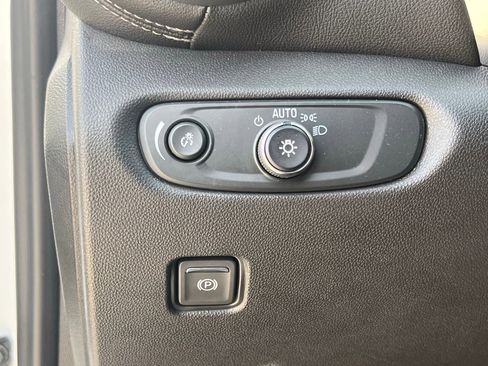 Used 2025 Chevrolet Blazer LT image 26