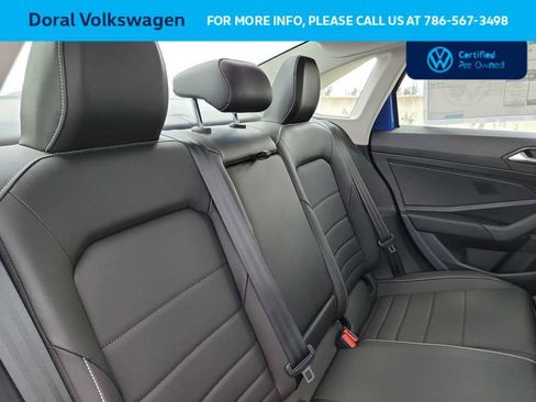 Used 2023 Volkswagen Jetta SE w/ Panoramic Sunroof Package FWD image 31
