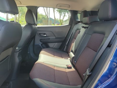 Certified 2025 Nissan Kicks SR FWD image 18
